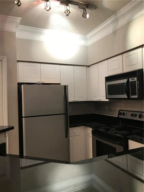 5559 Glenridge Drive Unit 2104, Atlanta, Georgia 30342, 1 Bedroom Bedrooms, ,1 BathroomBathrooms,Residential,Sold,5559 Glenridge Drive Unit 2104,6007108