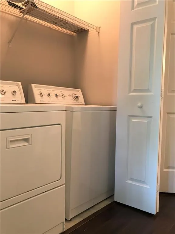 5559 Glenridge Drive Unit 2104, Atlanta, Georgia 30342, 1 Bedroom Bedrooms, ,1 BathroomBathrooms,Residential,Sold,5559 Glenridge Drive Unit 2104,6007108