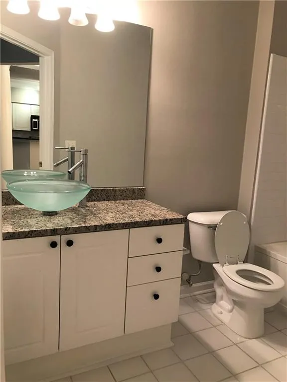 5559 Glenridge Drive Unit 2104, Atlanta, Georgia 30342, 1 Bedroom Bedrooms, ,1 BathroomBathrooms,Residential,Sold,5559 Glenridge Drive Unit 2104,6007108