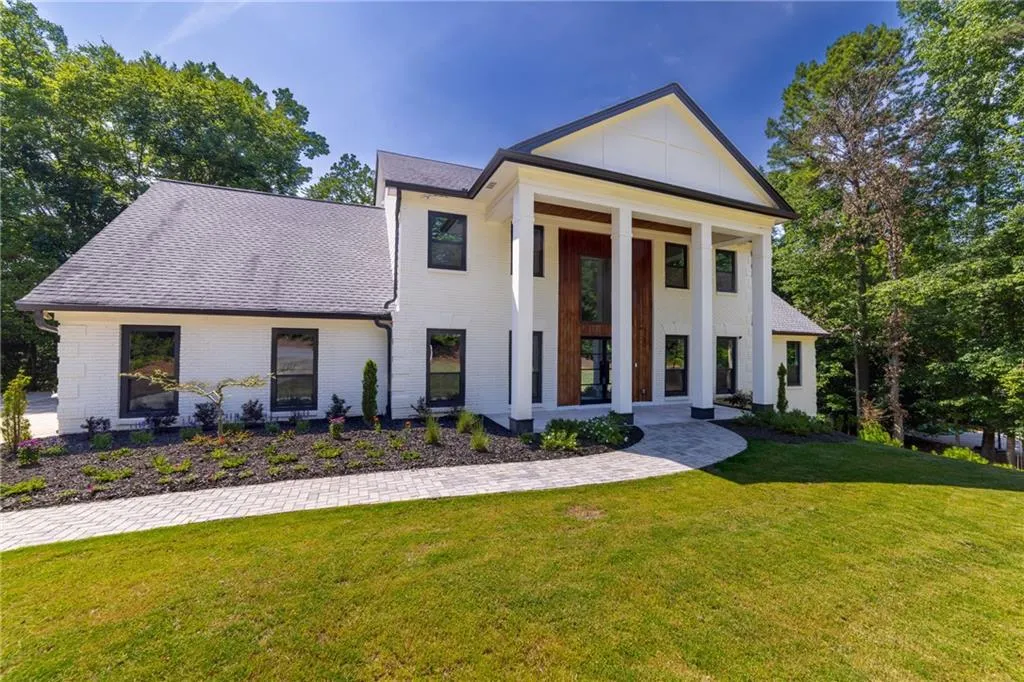 4 Bentley Trace Manor, Atlanta, Georgia 30327, 6 Bedrooms Bedrooms, ,5 BathroomsBathrooms,Residential,For Sale,4 Bentley Trace Manor,7629370
