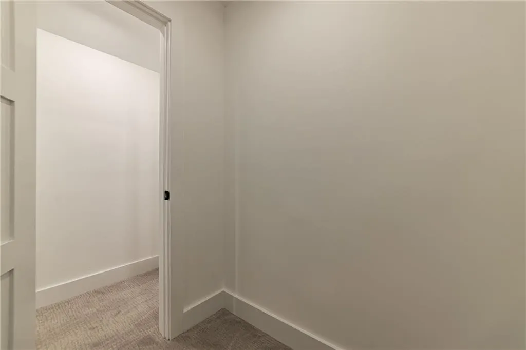 4 Bentley Trace Manor, Atlanta, Georgia 30327, 6 Bedrooms Bedrooms, ,5 BathroomsBathrooms,Residential,For Sale,4 Bentley Trace Manor,7629370