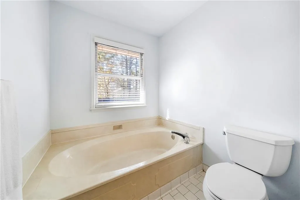 8918 Carroll Manor Drive, Sandy Springs, Georgia 30350, 2 Bedrooms Bedrooms, ,2 BathroomsBathrooms,Residential,Sold,8918 Carroll Manor Drive,6974107