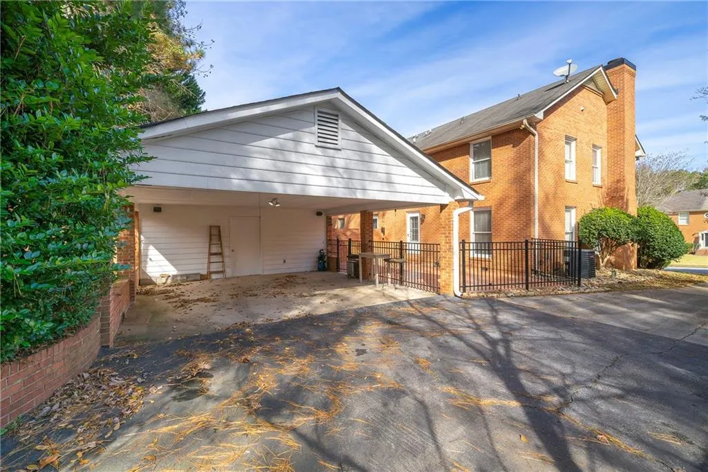 8918 Carroll Manor Drive, Sandy Springs, Georgia 30350, 2 Bedrooms Bedrooms, ,2 BathroomsBathrooms,Residential,Sold,8918 Carroll Manor Drive,6974107