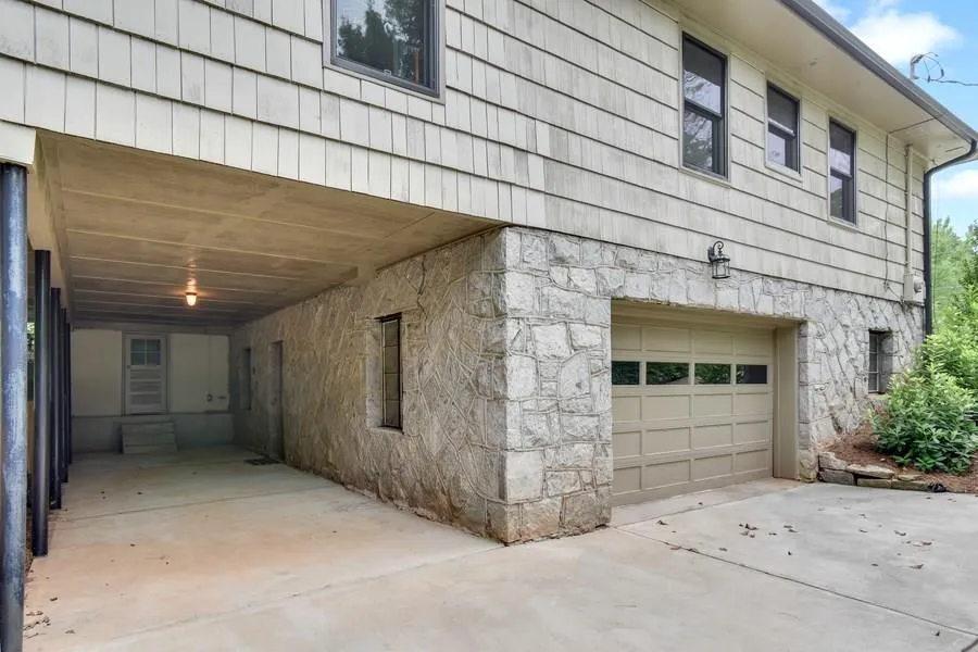 136 Osner Drive, Atlanta, Georgia 30342, 3 Bedrooms Bedrooms, ,3 BathroomsBathrooms,Residential,Sold,136 Osner Drive,5888057