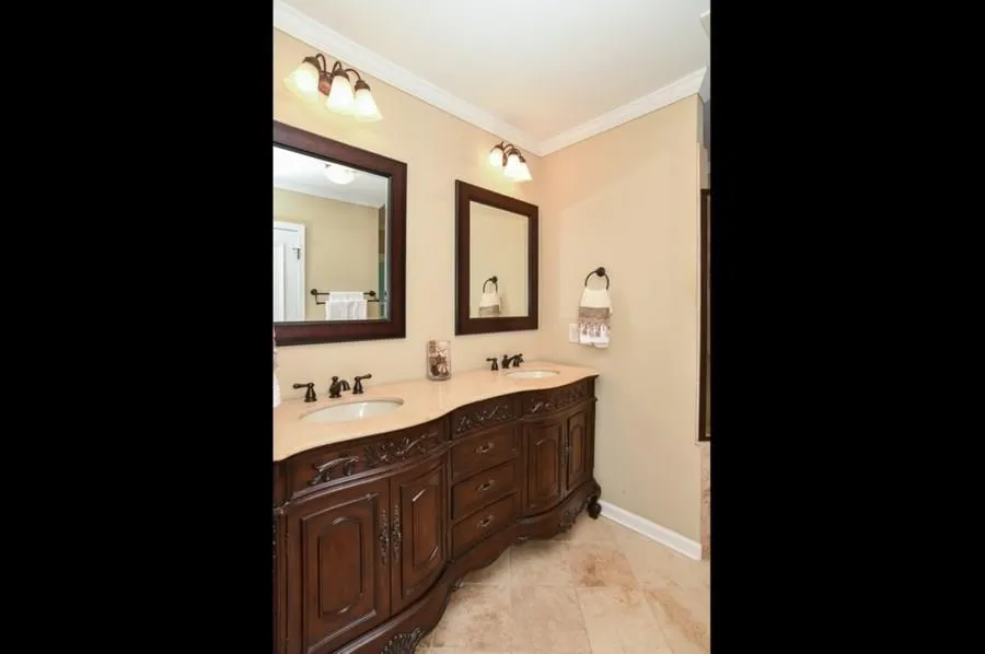 136 Osner Drive, Atlanta, Georgia 30342, 3 Bedrooms Bedrooms, ,3 BathroomsBathrooms,Residential,Sold,136 Osner Drive,5888057