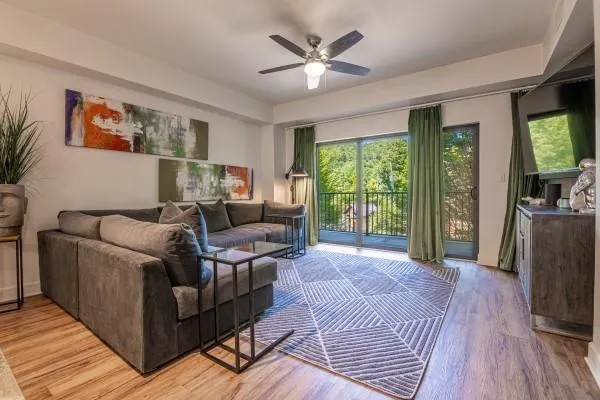 200 River Vista Drive Unit 406, Atlanta, Georgia 30339, 1 Bedroom Bedrooms, ,1 BathroomBathrooms,Residential,Sold,200 River Vista Drive Unit 406,7242273