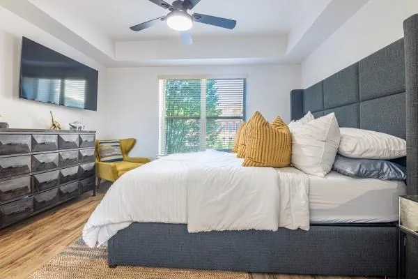 200 River Vista Drive Unit 406, Atlanta, Georgia 30339, 1 Bedroom Bedrooms, ,1 BathroomBathrooms,Residential,Sold,200 River Vista Drive Unit 406,7242273