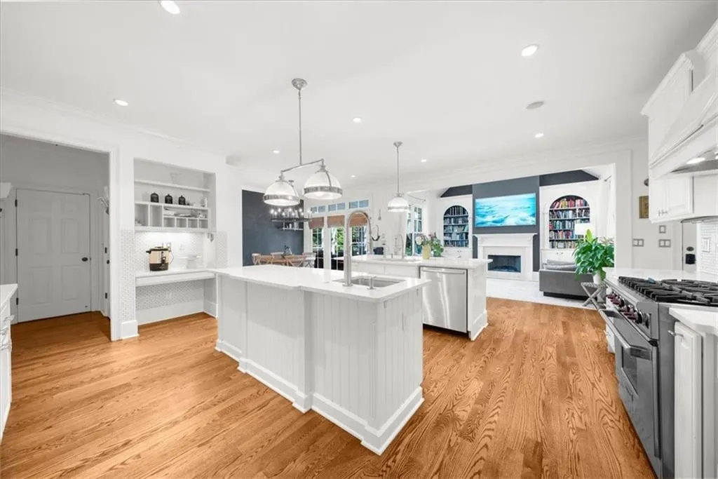 4715 Westfield Drive, Sandy Springs, Georgia 30342, 6 Bedrooms Bedrooms, ,6 BathroomsBathrooms,Residential,For Sale,4715 Westfield Drive,7611781
