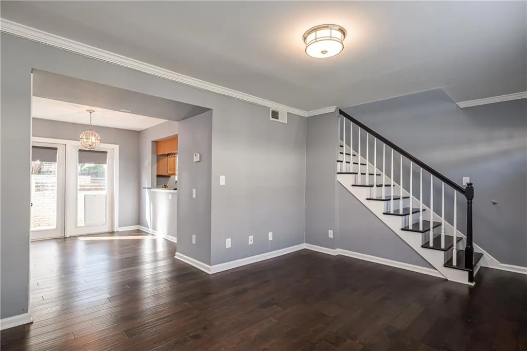 6940 Roswell Road Unit 17c, Sandy Springs, Georgia 30328, 2 Bedrooms Bedrooms, ,1 BathroomBathrooms,Residential,Sold,6940 Roswell Road Unit 17c,6836903