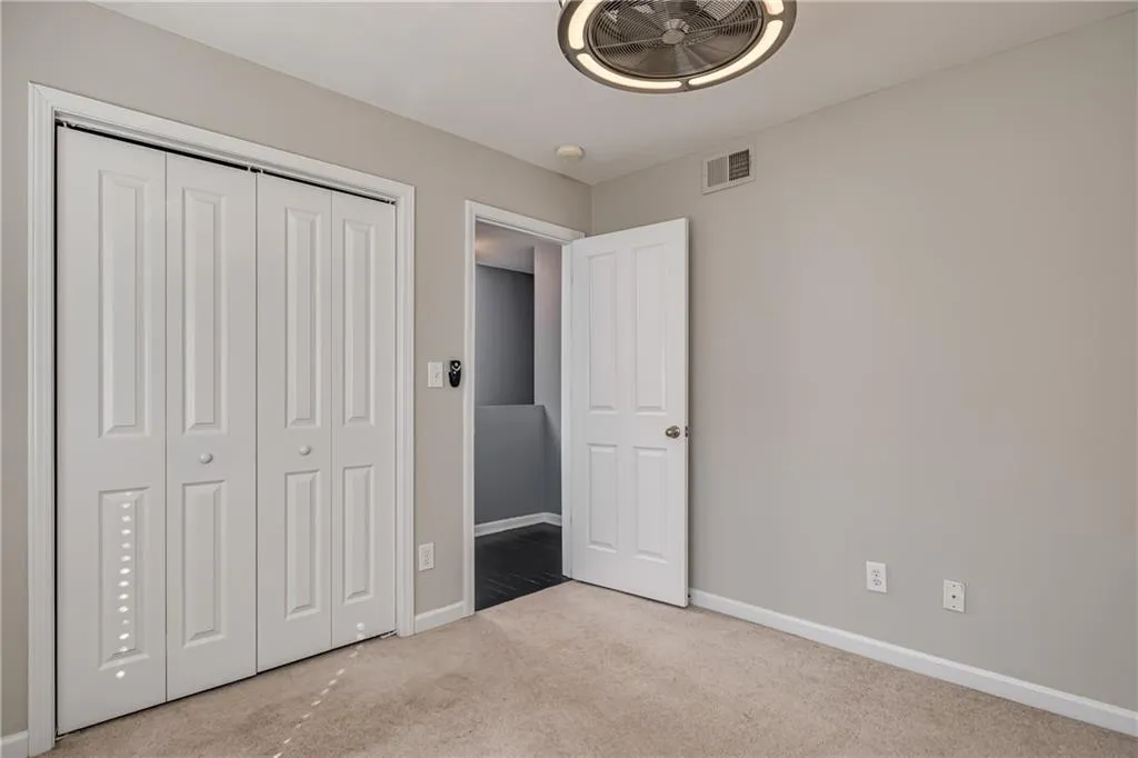 6940 Roswell Road Unit 17c, Sandy Springs, Georgia 30328, 2 Bedrooms Bedrooms, ,1 BathroomBathrooms,Residential,Sold,6940 Roswell Road Unit 17c,6836903