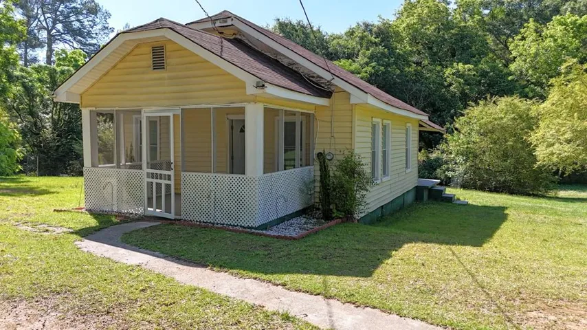 1186 E Tugalo Street, Toccoa, Georgia 30577