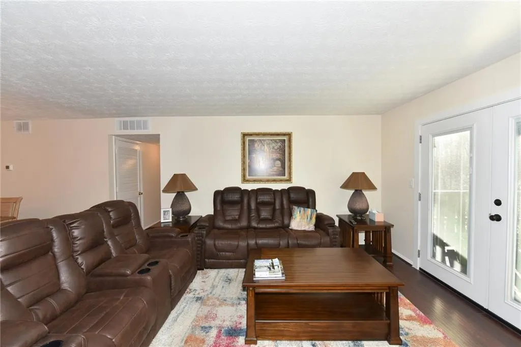 908 Woodcliff Drive Unit 908, Sandy Springs, Georgia 30350, 2 Bedrooms Bedrooms, ,2 BathroomsBathrooms,Residential,Sold,908 Woodcliff Drive Unit 908,6119411