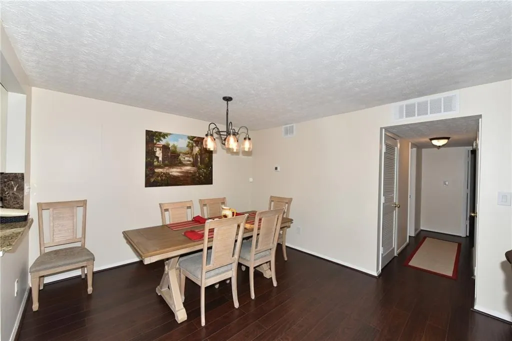 908 Woodcliff Drive Unit 908, Sandy Springs, Georgia 30350, 2 Bedrooms Bedrooms, ,2 BathroomsBathrooms,Residential,Sold,908 Woodcliff Drive Unit 908,6119411