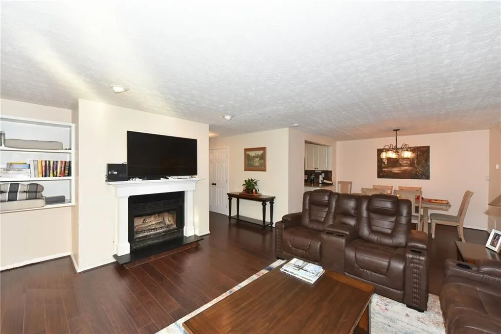 908 Woodcliff Drive Unit 908, Sandy Springs, Georgia 30350, 2 Bedrooms Bedrooms, ,2 BathroomsBathrooms,Residential,Sold,908 Woodcliff Drive Unit 908,6119411
