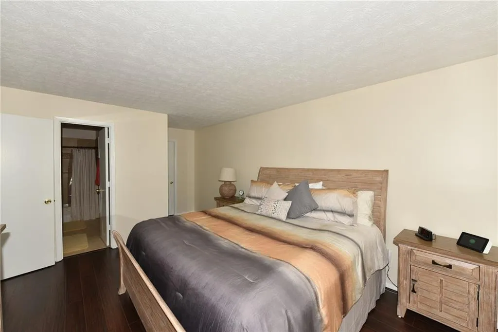 908 Woodcliff Drive Unit 908, Sandy Springs, Georgia 30350, 2 Bedrooms Bedrooms, ,2 BathroomsBathrooms,Residential,Sold,908 Woodcliff Drive Unit 908,6119411