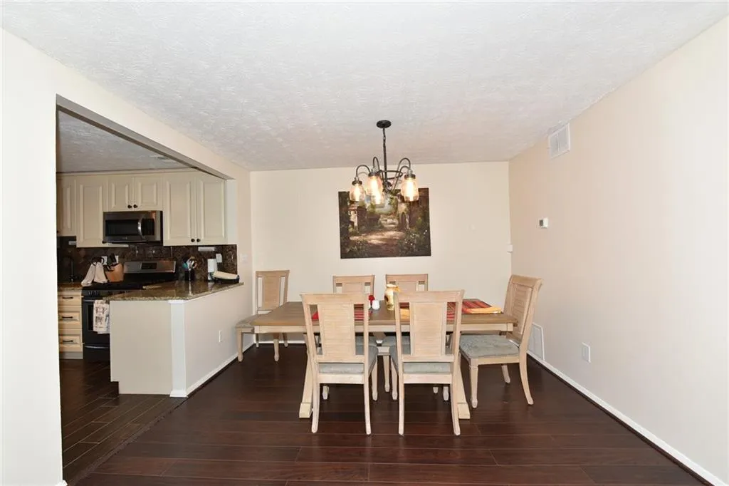 908 Woodcliff Drive Unit 908, Sandy Springs, Georgia 30350, 2 Bedrooms Bedrooms, ,2 BathroomsBathrooms,Residential,Sold,908 Woodcliff Drive Unit 908,6119411