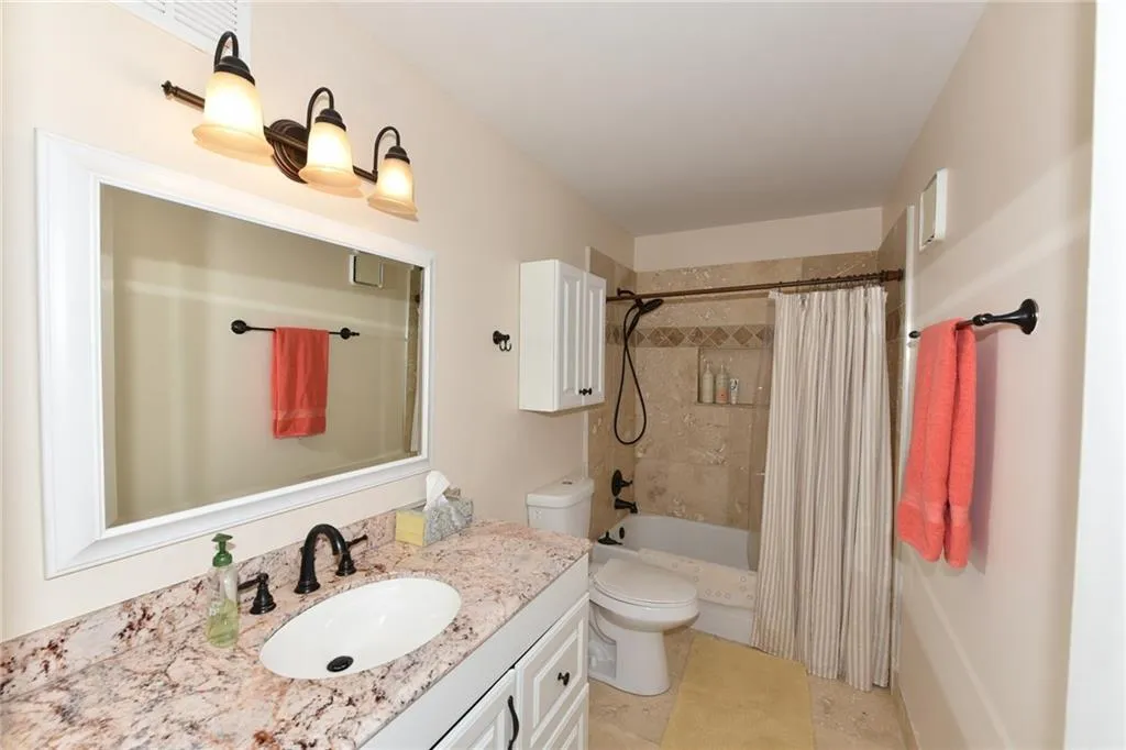 908 Woodcliff Drive Unit 908, Sandy Springs, Georgia 30350, 2 Bedrooms Bedrooms, ,2 BathroomsBathrooms,Residential,Sold,908 Woodcliff Drive Unit 908,6119411