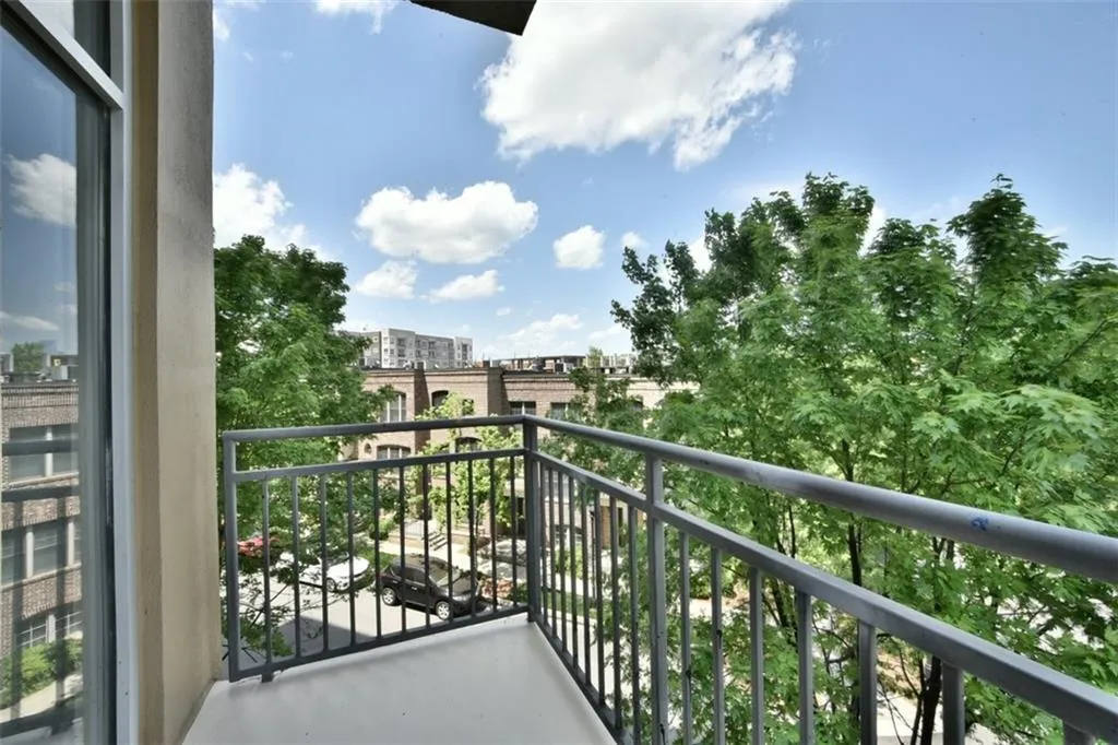 711 Cosmopolitan Drive Ne Unit 321, Atlanta, Georgia 30324, 2 Bedrooms Bedrooms, ,2 BathroomsBathrooms,Residential,Sold,711 Cosmopolitan Drive Ne Unit 321,5687151