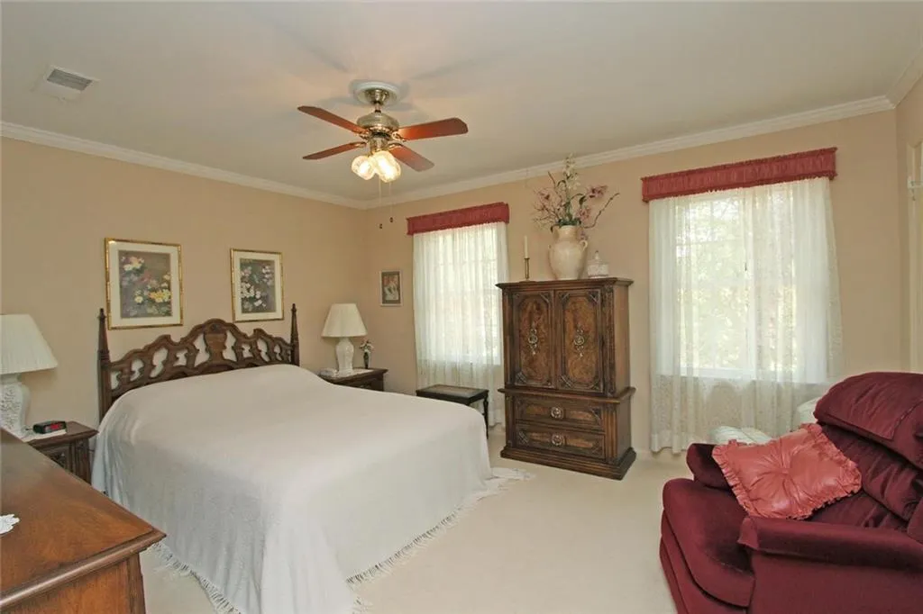 5243 Glenridge Drive, Sandy Springs, Georgia 30342, 3 Bedrooms Bedrooms, ,2 BathroomsBathrooms,Residential,Sold,5243 Glenridge Drive,5705835
