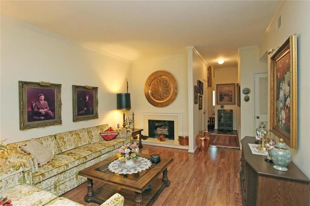 5243 Glenridge Drive, Sandy Springs, Georgia 30342, 3 Bedrooms Bedrooms, ,2 BathroomsBathrooms,Residential,Sold,5243 Glenridge Drive,5705835