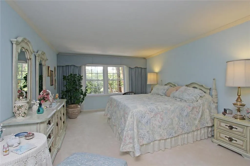 5243 Glenridge Drive, Sandy Springs, Georgia 30342, 3 Bedrooms Bedrooms, ,2 BathroomsBathrooms,Residential,Sold,5243 Glenridge Drive,5705835