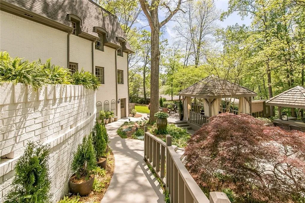 7595 Ball Mill Road, Sandy Springs, Georgia 30350, 6 Bedrooms Bedrooms, ,5 BathroomsBathrooms,Residential,Sold,7595 Ball Mill Road,6862668