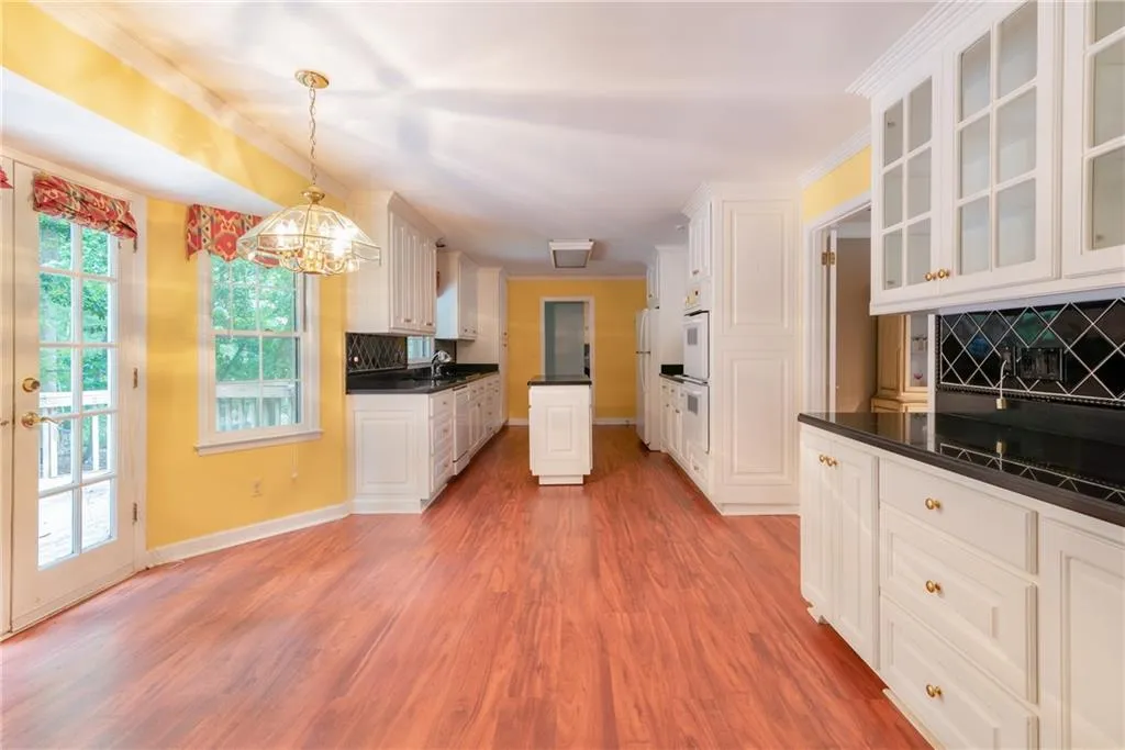 5285 Mount Vernon Parkway Nw, Atlanta, Georgia 30327, 4 Bedrooms Bedrooms, ,2 BathroomsBathrooms,Residential,Sold,5285 Mount Vernon Parkway Nw,6808053