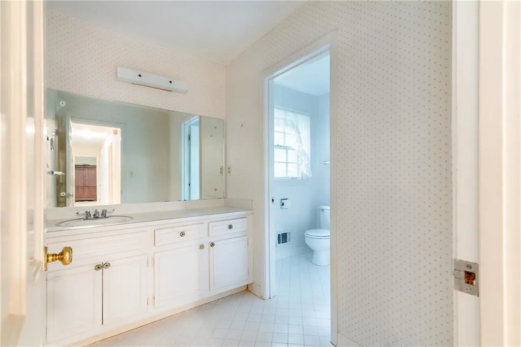 5285 Mount Vernon Parkway Nw, Atlanta, Georgia 30327, 4 Bedrooms Bedrooms, ,2 BathroomsBathrooms,Residential,Sold,5285 Mount Vernon Parkway Nw,6808053