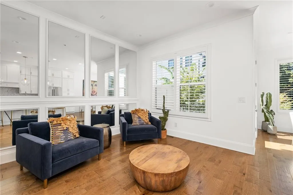 4514 Collins Avenue, Atlanta, Georgia 30342, 4 Bedrooms Bedrooms, ,4 BathroomsBathrooms,Residential,Sold,4514 Collins Avenue,7162382