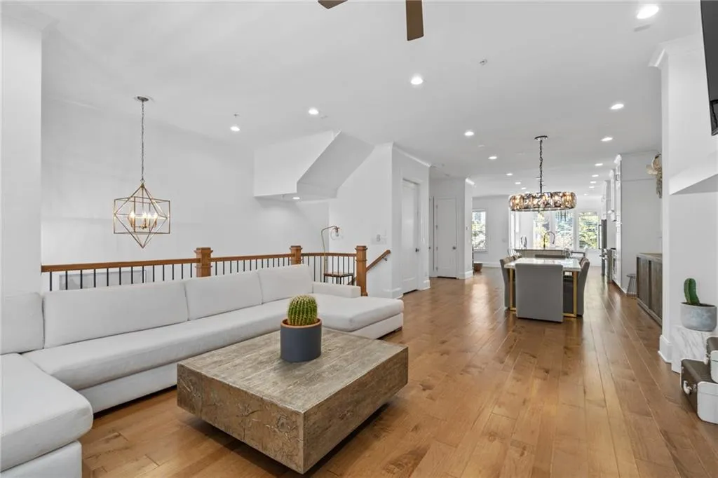 4514 Collins Avenue, Atlanta, Georgia 30342, 4 Bedrooms Bedrooms, ,4 BathroomsBathrooms,Residential,Sold,4514 Collins Avenue,7162382