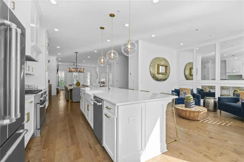 4514 Collins Avenue, Atlanta, Georgia 30342, 4 Bedrooms Bedrooms, ,4 BathroomsBathrooms,Residential,Sold,4514 Collins Avenue,7162382