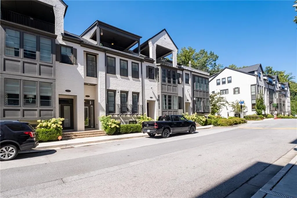 4514 Collins Avenue, Atlanta, Georgia 30342, 4 Bedrooms Bedrooms, ,4 BathroomsBathrooms,Residential,Sold,4514 Collins Avenue,7162382