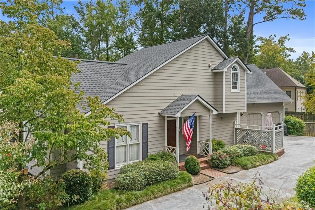 1055 Club Place Ne, Atlanta, Georgia 30319, 3 Bedrooms Bedrooms, 0 ,2 BathroomsBathrooms,Residential,For Sale,1055 Club Place Ne,7852371