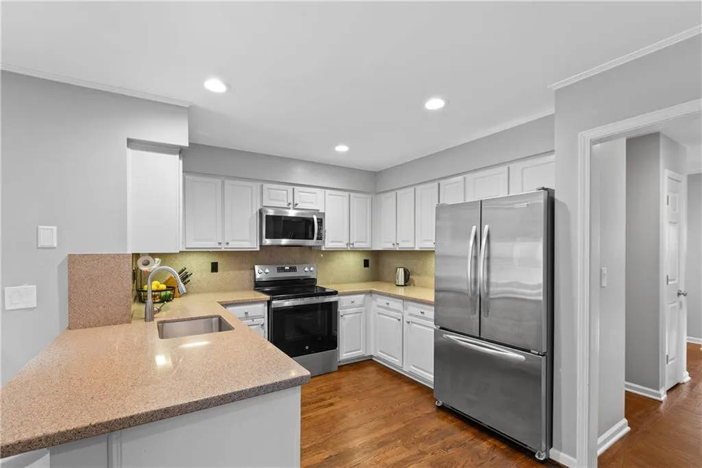 1055 Club Place Ne, Atlanta, Georgia 30319, 3 Bedrooms Bedrooms, 0 ,2 BathroomsBathrooms,Residential,For Sale,1055 Club Place Ne,7852371