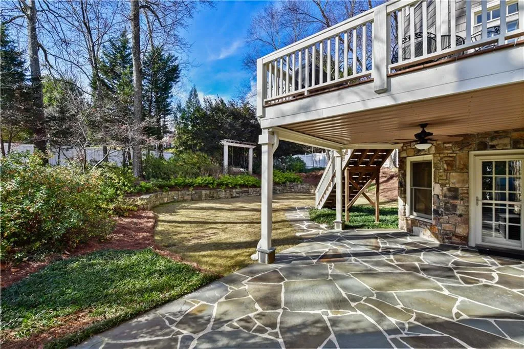 5810 Long Grove Drive, Sandy Springs, Georgia 30328, 5 Bedrooms Bedrooms, ,4 BathroomsBathrooms,Residential,Sold,5810 Long Grove Drive,6825054