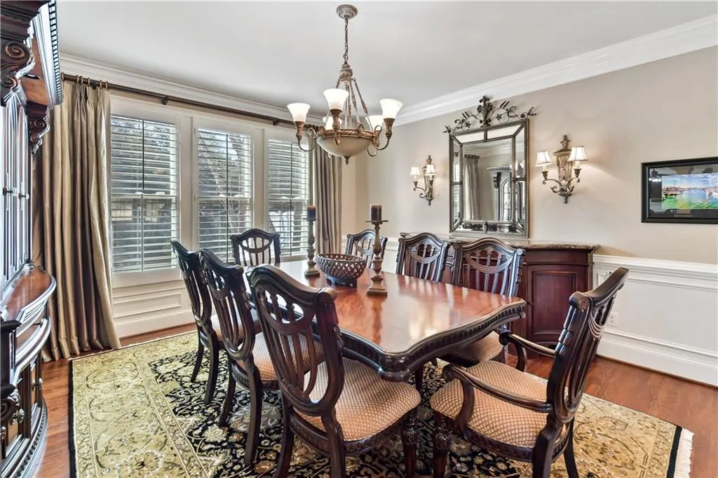 5810 Long Grove Drive, Sandy Springs, Georgia 30328, 5 Bedrooms Bedrooms, ,4 BathroomsBathrooms,Residential,Sold,5810 Long Grove Drive,6825054