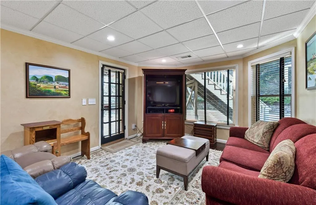 5810 Long Grove Drive, Sandy Springs, Georgia 30328, 5 Bedrooms Bedrooms, ,4 BathroomsBathrooms,Residential,Sold,5810 Long Grove Drive,6825054