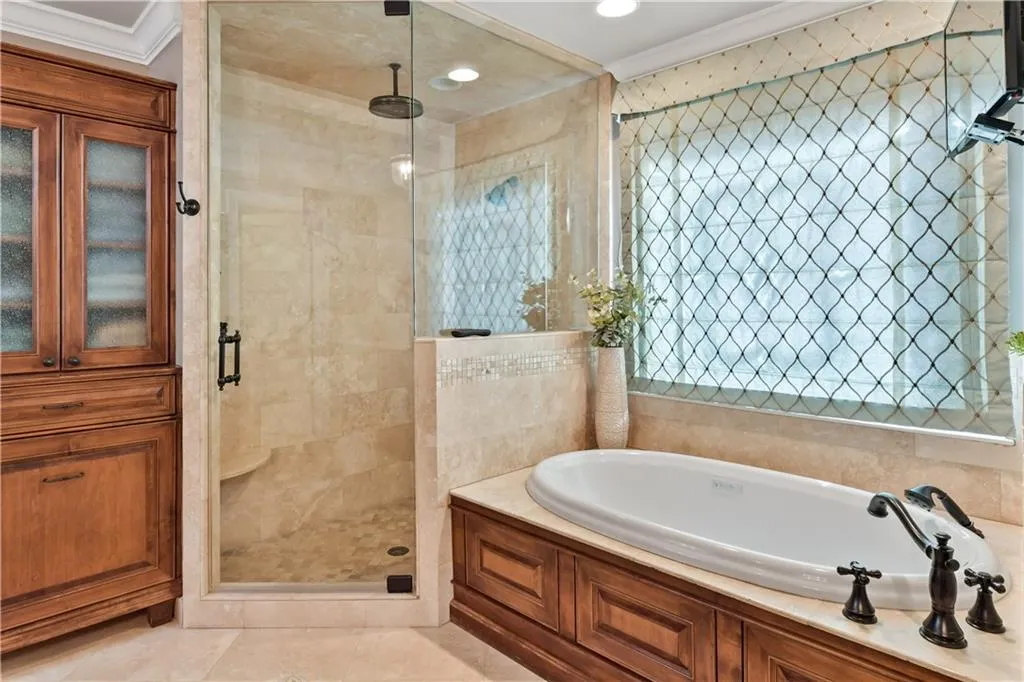 5810 Long Grove Drive, Sandy Springs, Georgia 30328, 5 Bedrooms Bedrooms, ,4 BathroomsBathrooms,Residential,Sold,5810 Long Grove Drive,6825054