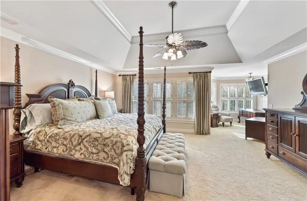 5810 Long Grove Drive, Sandy Springs, Georgia 30328, 5 Bedrooms Bedrooms, ,4 BathroomsBathrooms,Residential,Sold,5810 Long Grove Drive,6825054
