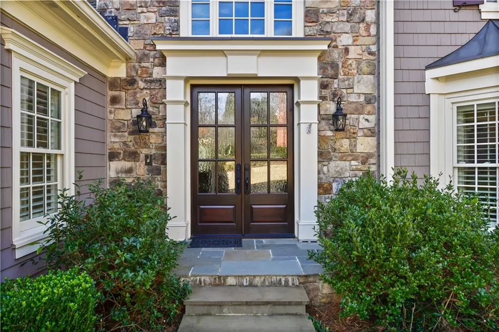 5810 Long Grove Drive, Sandy Springs, Georgia 30328, 5 Bedrooms Bedrooms, ,4 BathroomsBathrooms,Residential,Sold,5810 Long Grove Drive,6825054