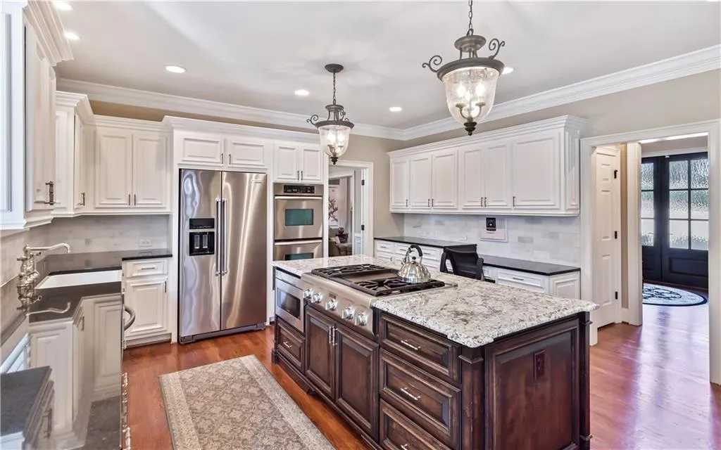 5810 Long Grove Drive, Sandy Springs, Georgia 30328, 5 Bedrooms Bedrooms, ,4 BathroomsBathrooms,Residential,Sold,5810 Long Grove Drive,6825054