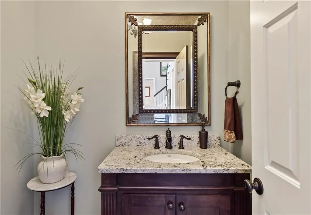 5810 Long Grove Drive, Sandy Springs, Georgia 30328, 5 Bedrooms Bedrooms, ,4 BathroomsBathrooms,Residential,Sold,5810 Long Grove Drive,6825054