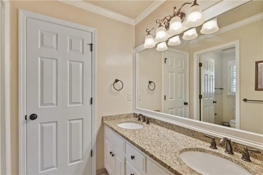 5810 Long Grove Drive, Sandy Springs, Georgia 30328, 5 Bedrooms Bedrooms, ,4 BathroomsBathrooms,Residential,Sold,5810 Long Grove Drive,6825054