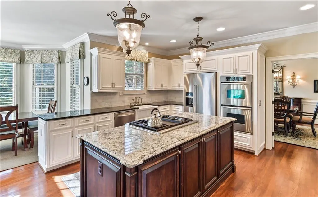 5810 Long Grove Drive, Sandy Springs, Georgia 30328, 5 Bedrooms Bedrooms, ,4 BathroomsBathrooms,Residential,Sold,5810 Long Grove Drive,6825054