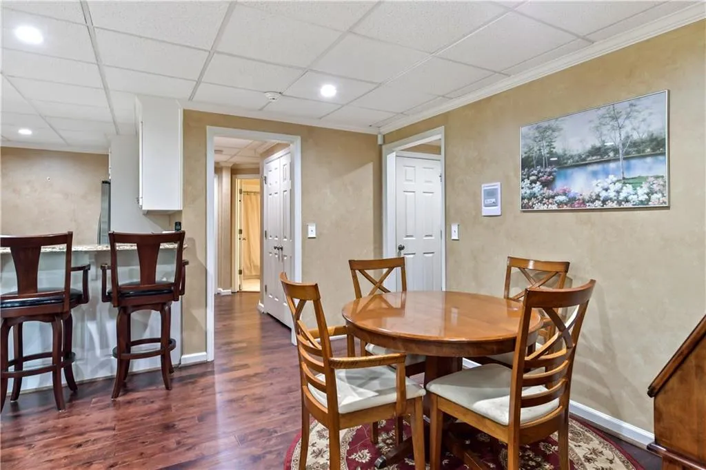 5810 Long Grove Drive, Sandy Springs, Georgia 30328, 5 Bedrooms Bedrooms, ,4 BathroomsBathrooms,Residential,Sold,5810 Long Grove Drive,6825054