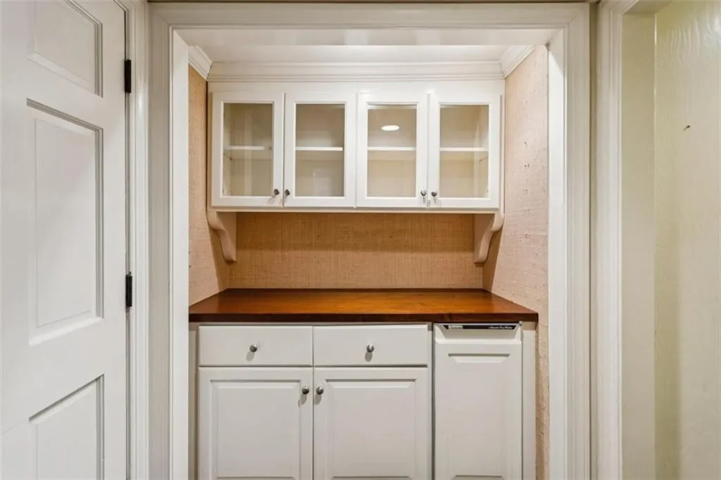 19 Mooregate Square Unit 19, Atlanta, Georgia 30327, 3 Bedrooms Bedrooms, ,2 BathroomsBathrooms,Residential,For Sale,19 Mooregate Square Unit 19,7678659