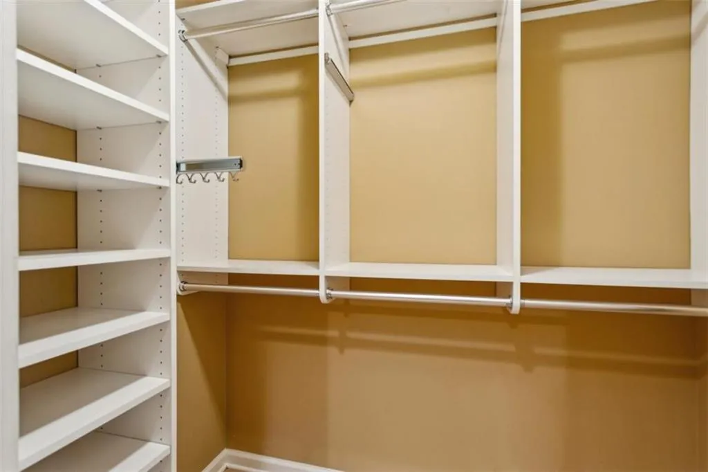 19 Mooregate Square Unit 19, Atlanta, Georgia 30327, 3 Bedrooms Bedrooms, ,2 BathroomsBathrooms,Residential,For Sale,19 Mooregate Square Unit 19,7678659