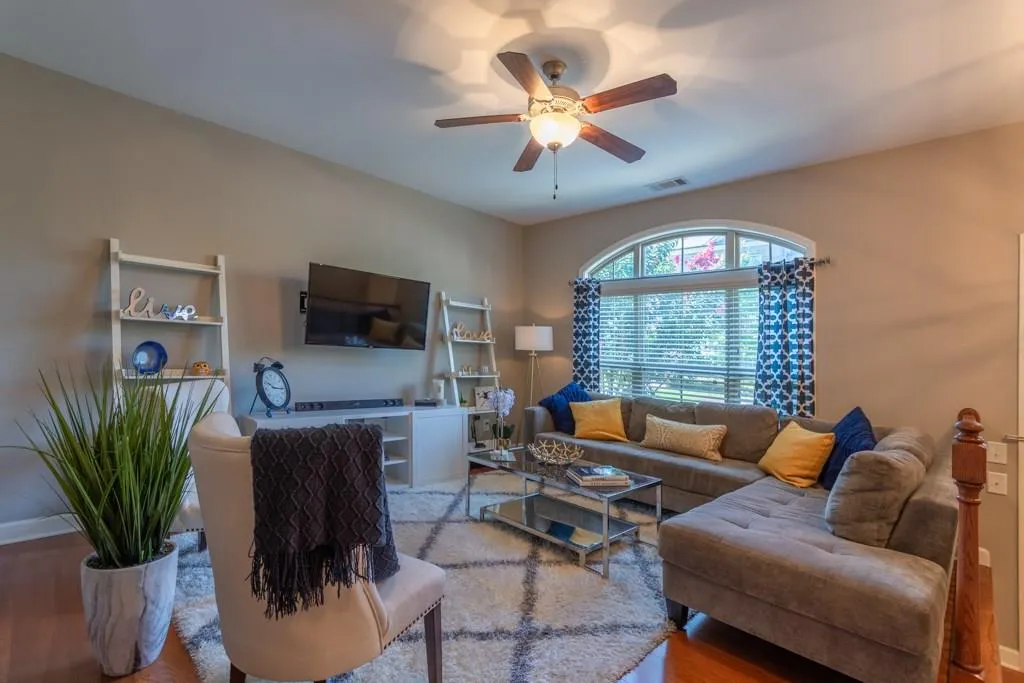 7290 Glisten Avenue Unit 94, Atlanta, Georgia 30328, 3 Bedrooms Bedrooms, ,3 BathroomsBathrooms,Residential,Sold,7290 Glisten Avenue Unit 94,6038177