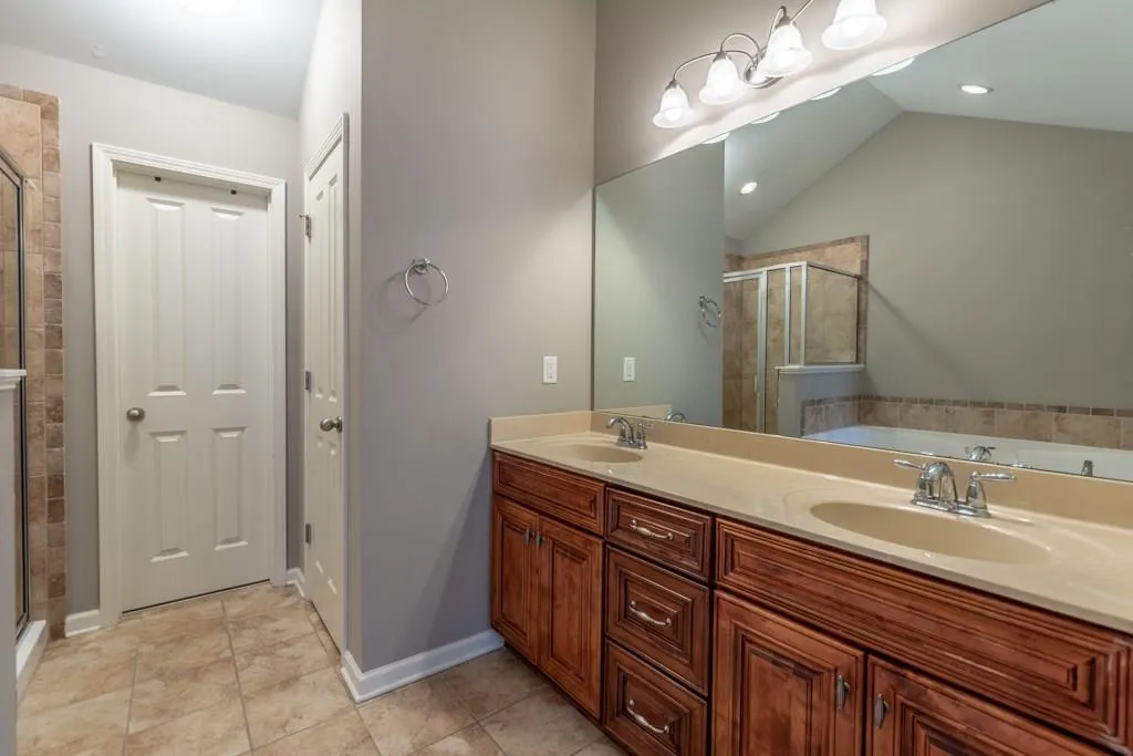 7290 Glisten Avenue Unit 94, Atlanta, Georgia 30328, 3 Bedrooms Bedrooms, ,3 BathroomsBathrooms,Residential,Sold,7290 Glisten Avenue Unit 94,6038177