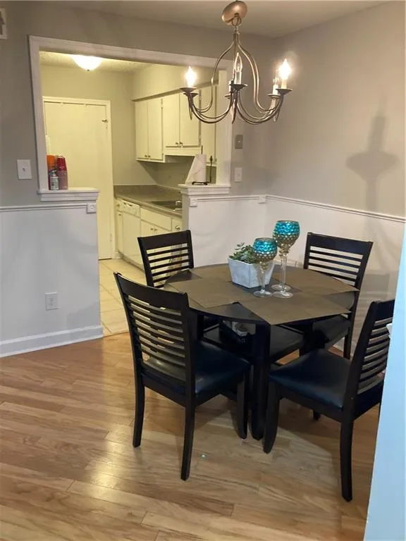 1510 Wingate Way, Sandy Springs, Georgia 30350, 2 Bedrooms Bedrooms, ,2 BathroomsBathrooms,Residential,Sold,1510 Wingate Way,6817066